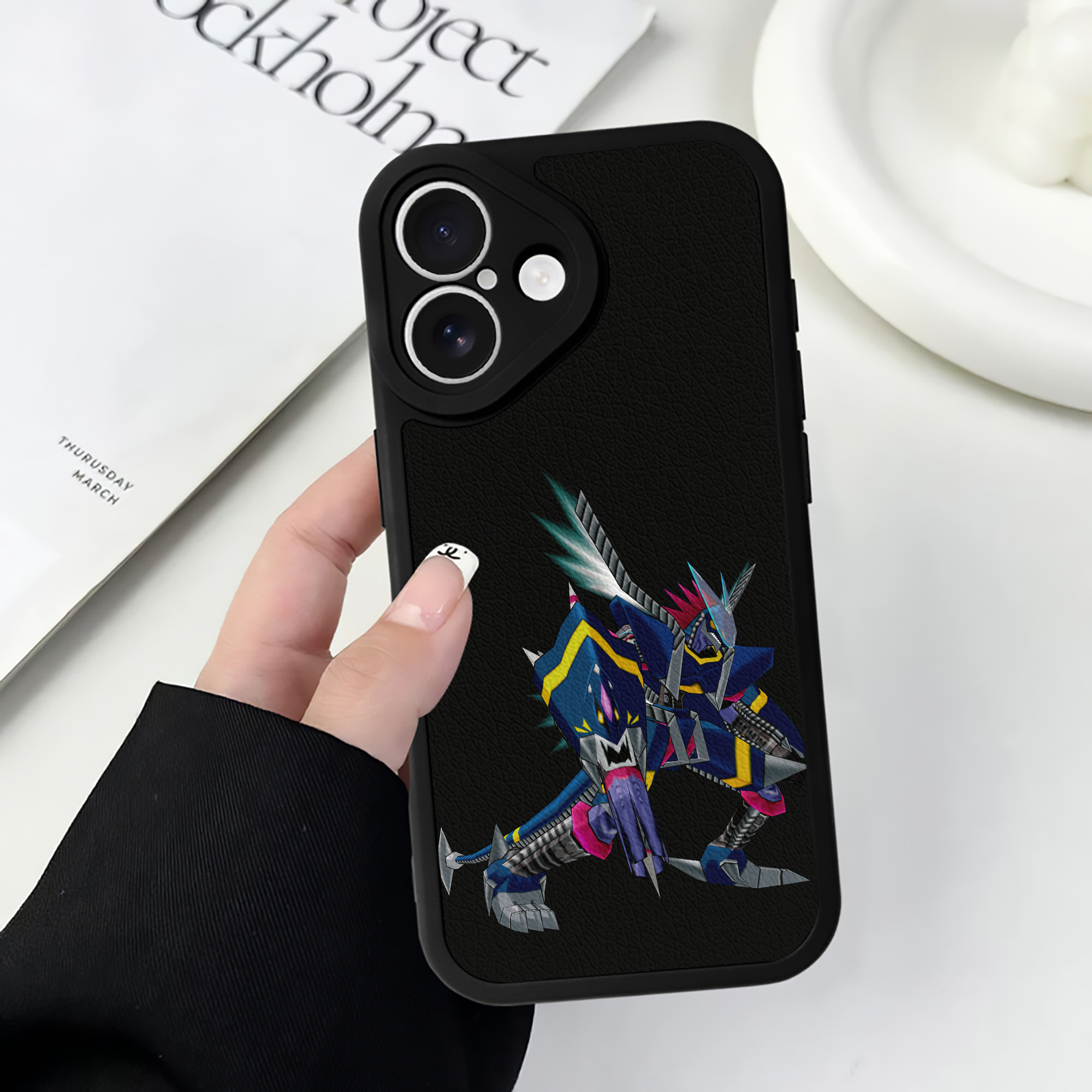 （画像用） Digimon デジタルモンスター/デジモン 【iPhone 16シリーズ対応】シリコンスマホケース（レザー調） 材質：シリコン